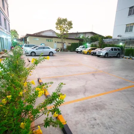 The Willing Hotel And Residence